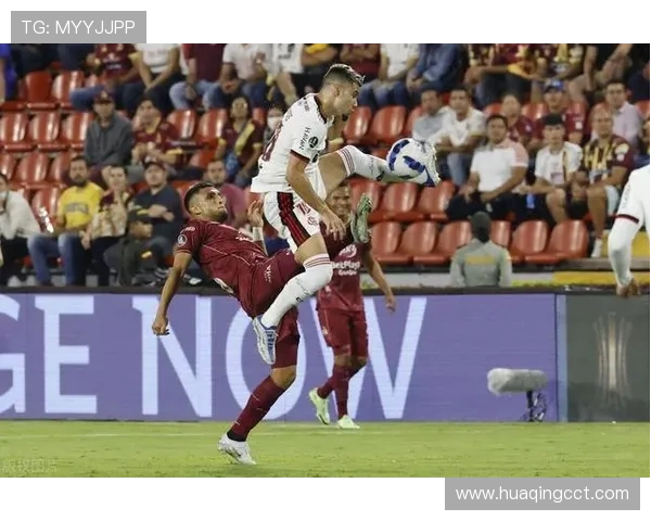 巴黎圣日耳曼中场连贯性存疑，对抗强度下衔接易断，稳定性面临考验